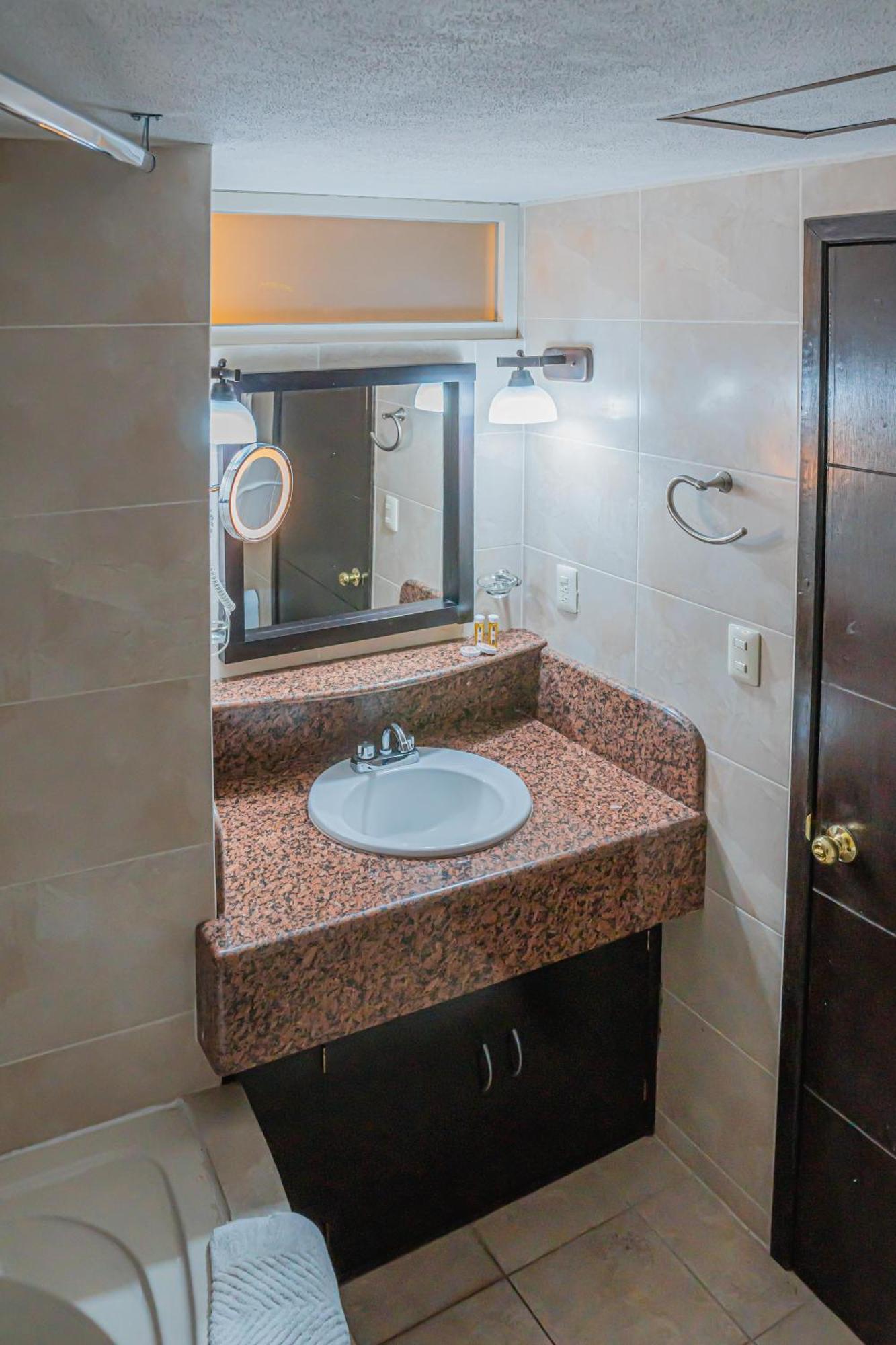 Hotel Zapotlan Ciudad Guzman Dış mekan fotoğraf