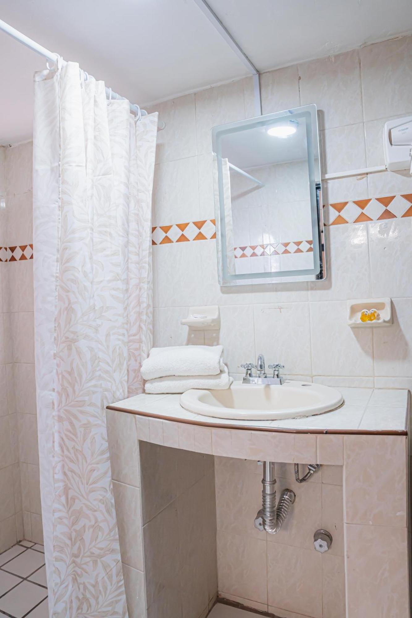 Hotel Zapotlan Ciudad Guzman Dış mekan fotoğraf