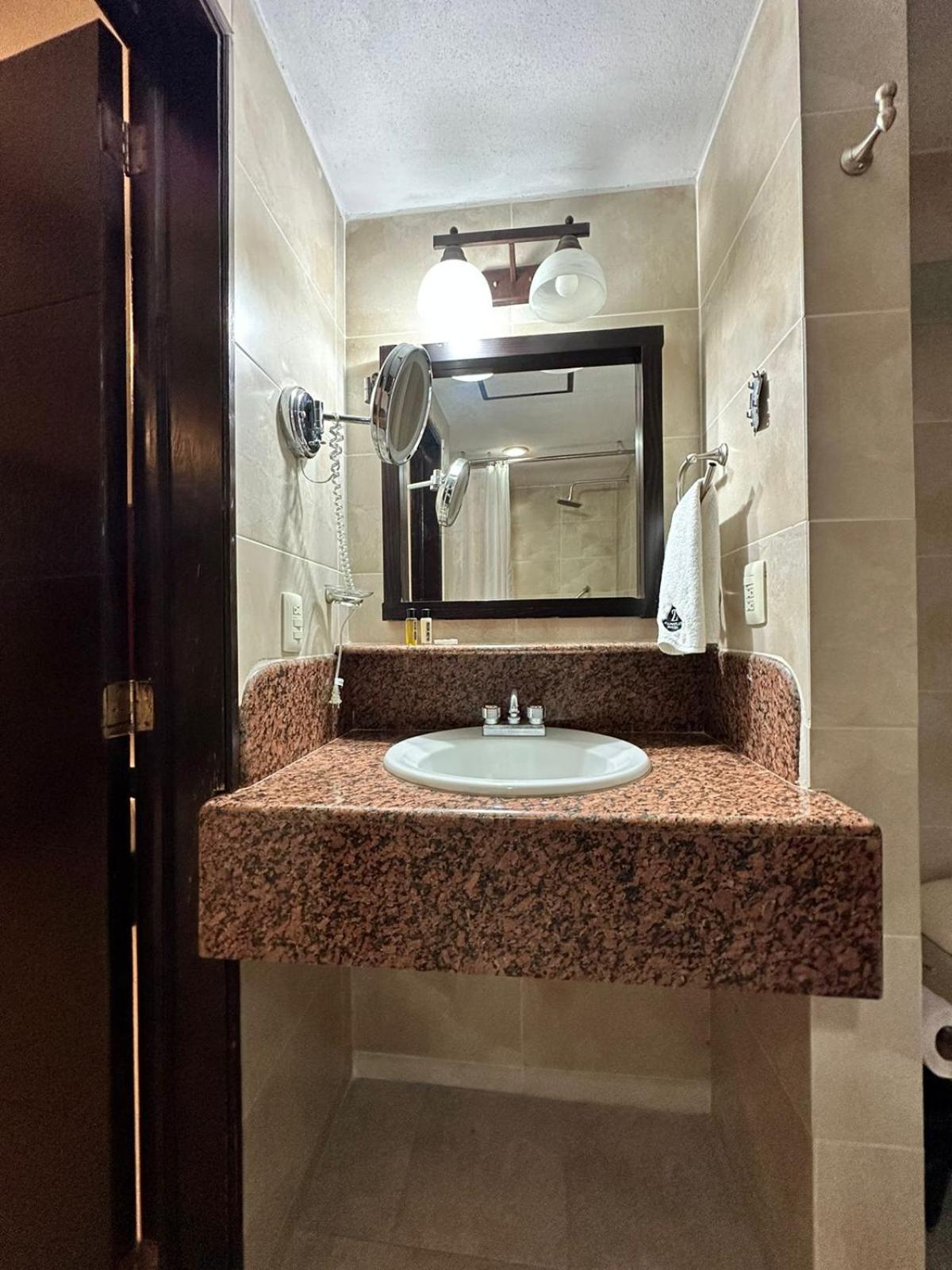 Hotel Zapotlan Ciudad Guzman Dış mekan fotoğraf